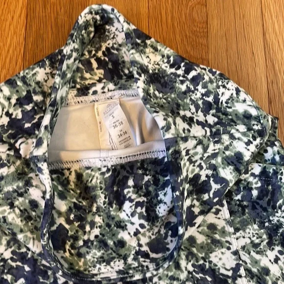 Multi colored running capris - Picture 2 of 2